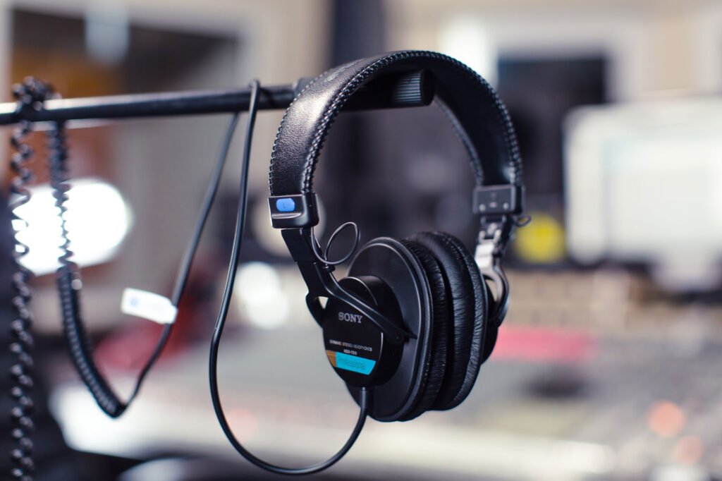 headphones for podcasting