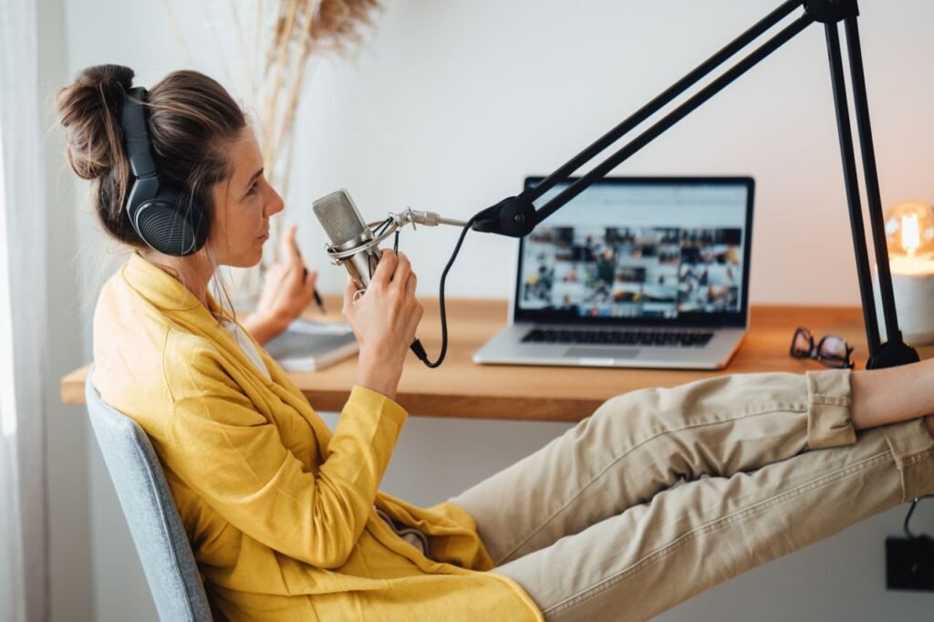 How to Start a Podcast: Step-by-Step Guide (2025 Edition)